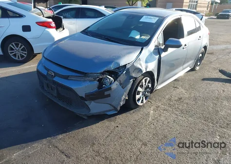 2021 Toyota Corolla Le z USA, uszkodzony, nr VIN JTDEPMAE7MJ143272